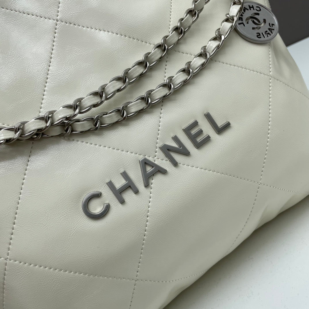 Chanel 22 White – poochiescloset